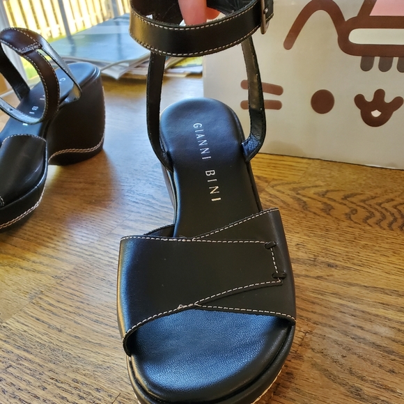 Gianni Bini Black Wedge Sandals - Picture 10 of 14